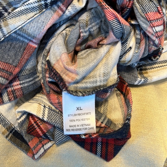 R n B XL - Picture 4 of 4